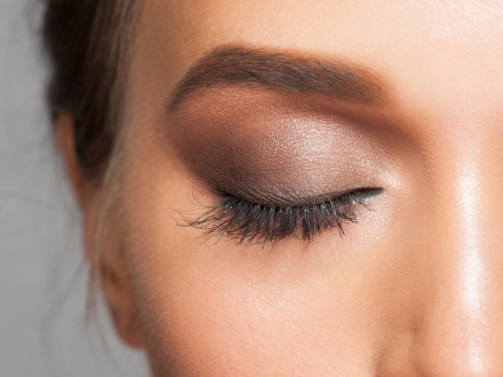 https://www.bano.makeup/uploads/media/mag/Getting to know 17 trending eye shadow models that you must try, bano Makeup article (19).jpg